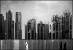 Odile Lapujoulade - Passants à Dubaï